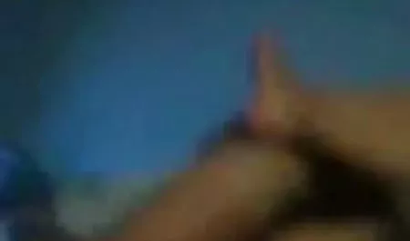 دختر انگشت کانالسکسی تلکرام کردن با دستکش